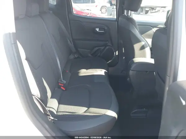ZACNJDE13NPN79477 2022 JEEP RENEGADE - Image 8