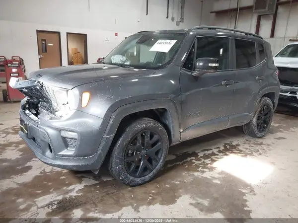 ZACNJDE13NPN79737 2022 JEEP RENEGADE - Image 2