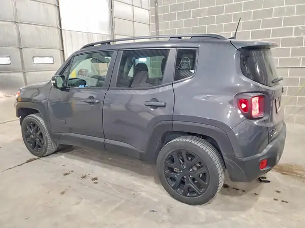 ZACNJDE13PPP26030 2023 JEEP RENEGADE - Image 2
