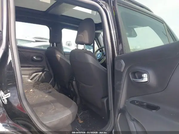 ZACNJDE14NPN58010 2022 JEEP RENEGADE - Image 8