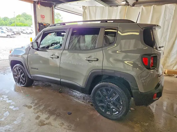 ZACNJDE14NPN58850 2022 JEEP RENEGADE - Image 2