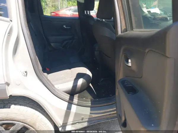 ZACNJDE14NPN91153 2022 JEEP RENEGADE - Image 8