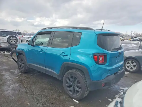 ZACNJDE14NPN98765 2022 JEEP RENEGADE - Image 2