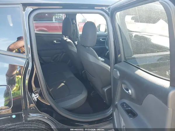ZACNJDE15NPN61658 2022 JEEP RENEGADE - Image 8