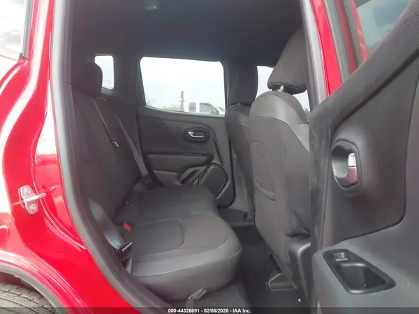 ZACNJDE15NPN66021 2022 JEEP RENEGADE - Image 8