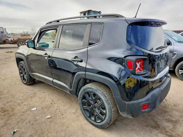 ZACNJDE15PPP13036 2023 JEEP RENEGADE - Image 2