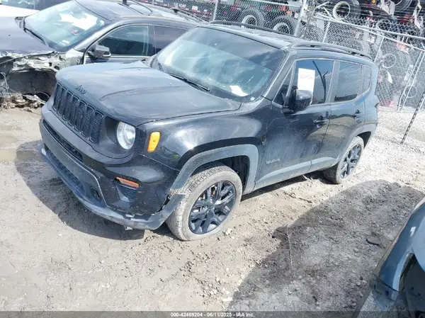 ZACNJDE15PPP19919 2023 JEEP RENEGADE - Image 2