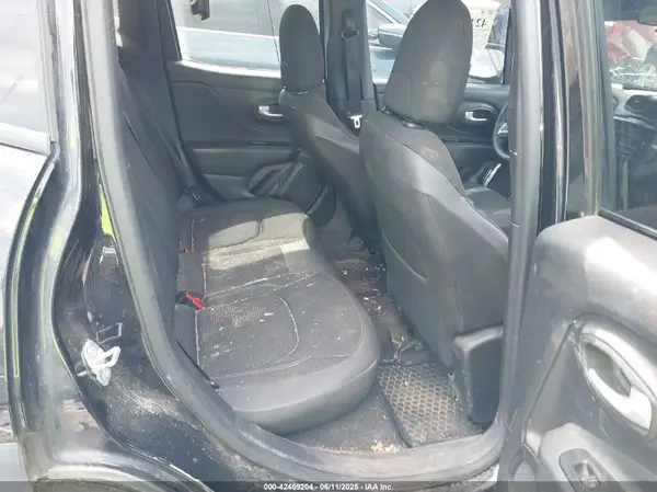 ZACNJDE15PPP19919 2023 JEEP RENEGADE - Image 8