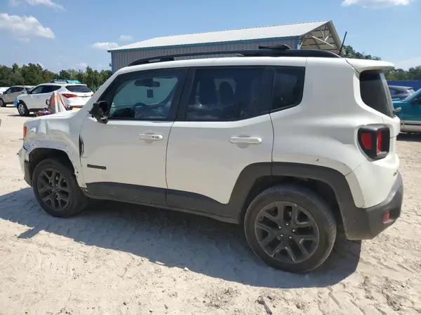 ZACNJDE15PPP34100 2023 JEEP RENEGADE - Image 2