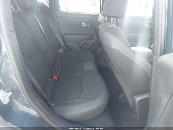 ZACNJDE16NPN49471 2022 JEEP RENEGADE - Image 8