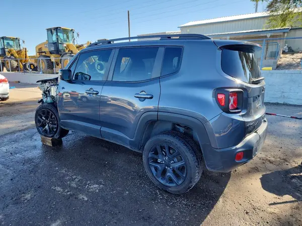 ZACNJDE16NPN63919 2022 JEEP RENEGADE - Image 2
