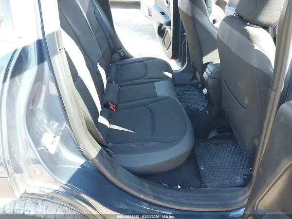 ZACNJDE17NPN46806 2022 JEEP RENEGADE - Image 8