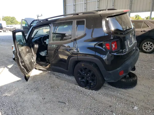ZACNJDE17NPN63492 2022 JEEP RENEGADE - Image 2