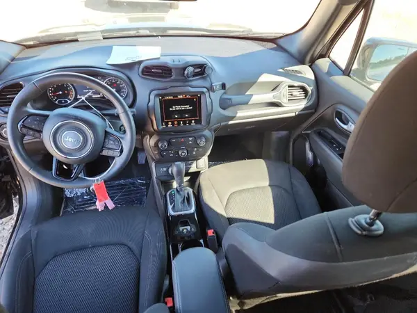 ZACNJDE17NPN63699 2022 JEEP RENEGADE - Image 8
