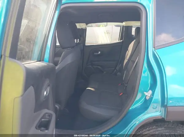ZACNJDE17NPN64951 2022 JEEP RENEGADE - Image 8