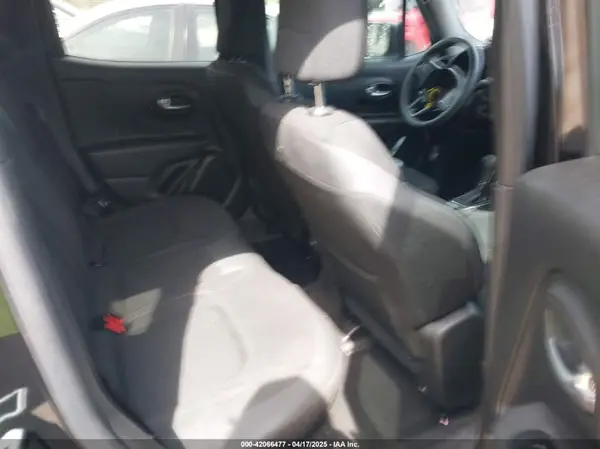 ZACNJDE18NPN80964 2022 JEEP RENEGADE - Image 8