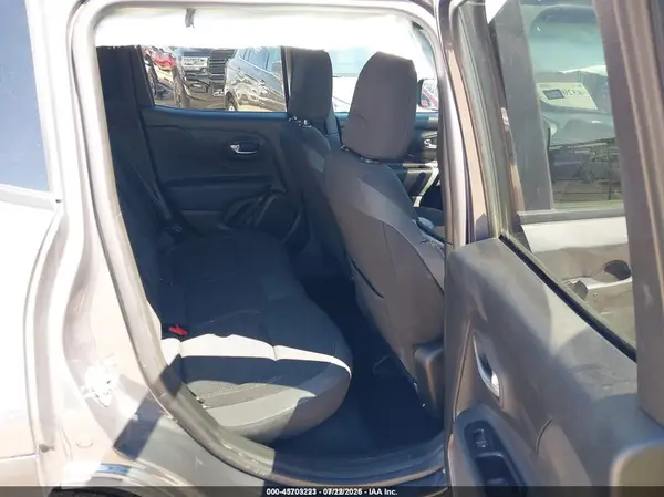 ZACNJDE18NPN96307 2022 JEEP RENEGADE - Image 8