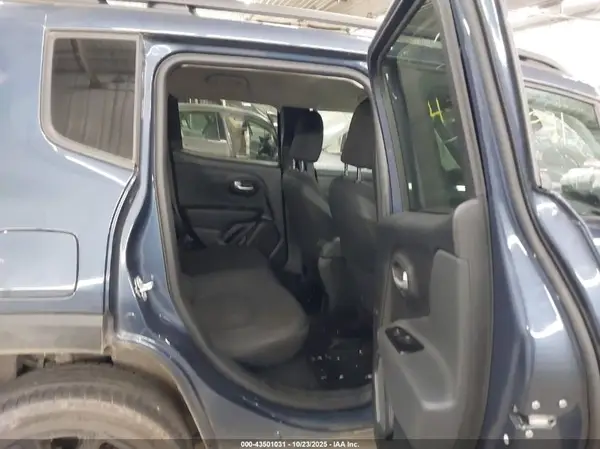 ZACNJDE18PPP12527 2023 JEEP RENEGADE - Image 8