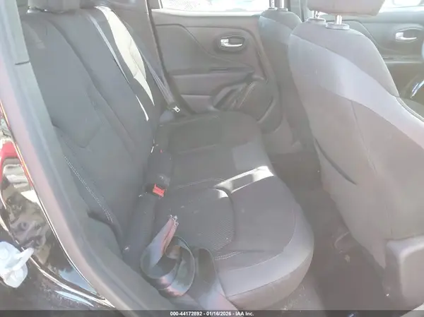 ZACNJDE18PPP18151 2023 JEEP RENEGADE - Image 8
