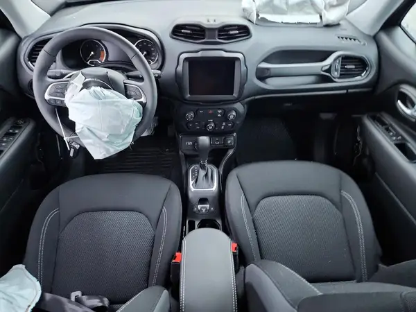 ZACNJDE18PPP25598 2023 JEEP RENEGADE - Image 8