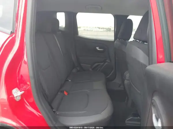 ZACNJDE18PPP32793 2023 JEEP RENEGADE - Image 8