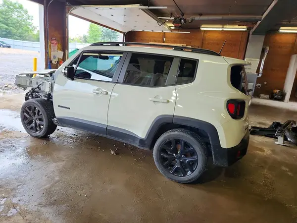ZACNJDE19PPP17137 2023 JEEP RENEGADE - Image 2