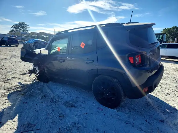 ZACNJDE1XNPN52650 2022 JEEP RENEGADE - Image 2