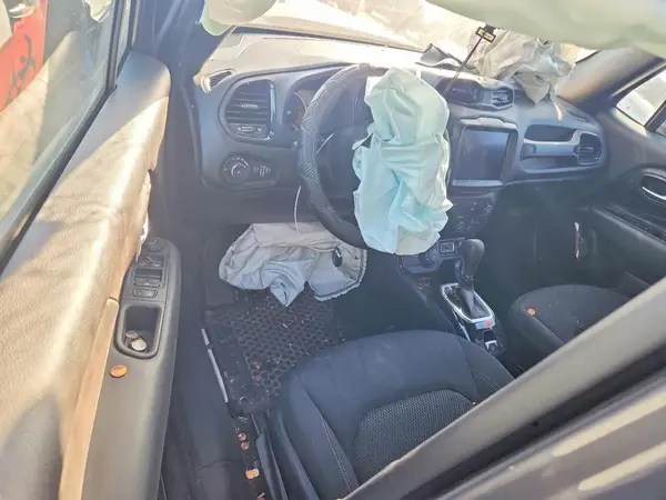 ZACNJDE1XNPN52650 2022 JEEP RENEGADE - Image 8