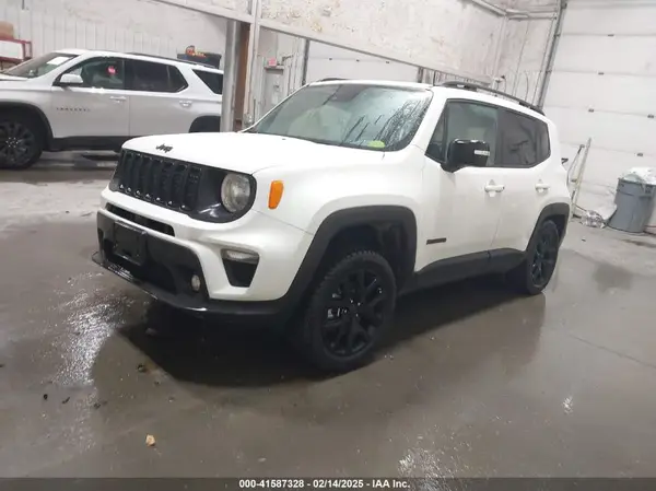 ZACNJDE1XNPN70680 2022 JEEP RENEGADE - Image 2