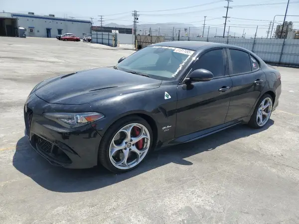 ZARFAEAV0H7548281 2017 ALFA ROMEO GIULIA