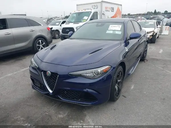 ZARFAEAV0J7576703 2018 ALFA ROMEO GIULIA - Image 2