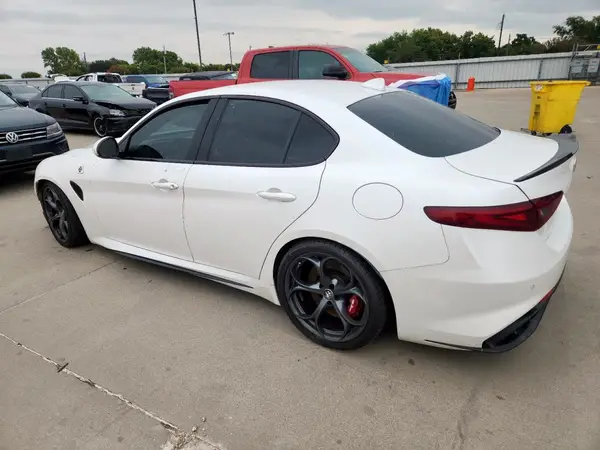 ZARFAEAV0J7580539 2018 ALFA ROMEO GIULIA - Image 2