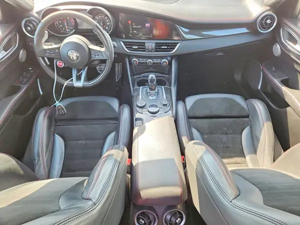 ZARFAEAV1H7556485 2017 ALFA ROMEO GIULIA - Image 8