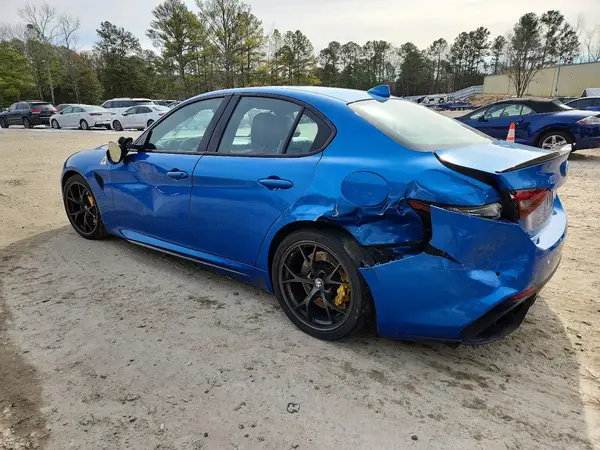 ZARFAEAV1H7560102 2017 ALFA ROMEO GIULIA - Image 2