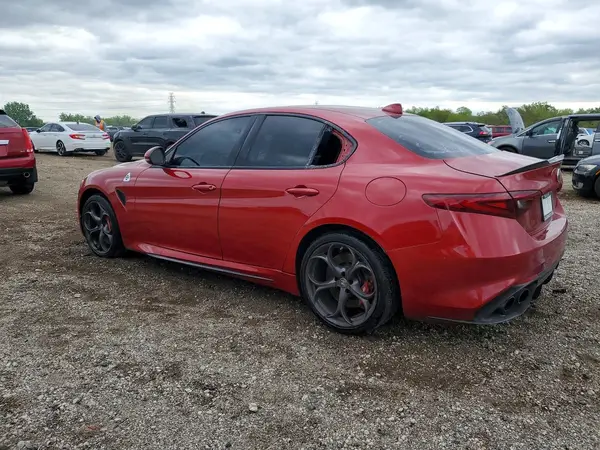 ZARFAEAV1J7581909 2018 ALFA ROMEO GIULIA - Image 2