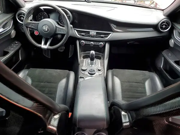 ZARFAEAV1J7581909 2018 ALFA ROMEO GIULIA - Image 8