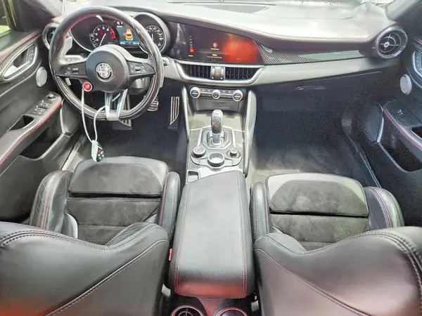 ZARFAEAV2H7518277 2017 ALFA ROMEO GIULIA - Image 8