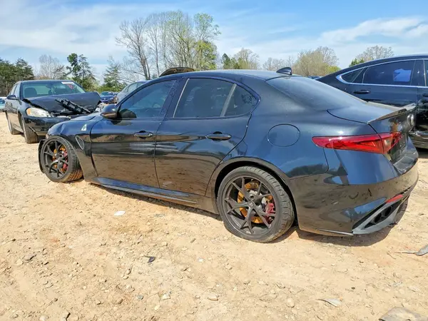 ZARFAEAV2H7541851 2017 ALFA ROMEO GIULIA - Image 2