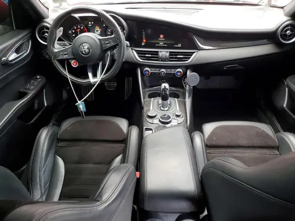 ZARFAEAV2H7547696 2017 ALFA ROMEO GIULIA - Image 8