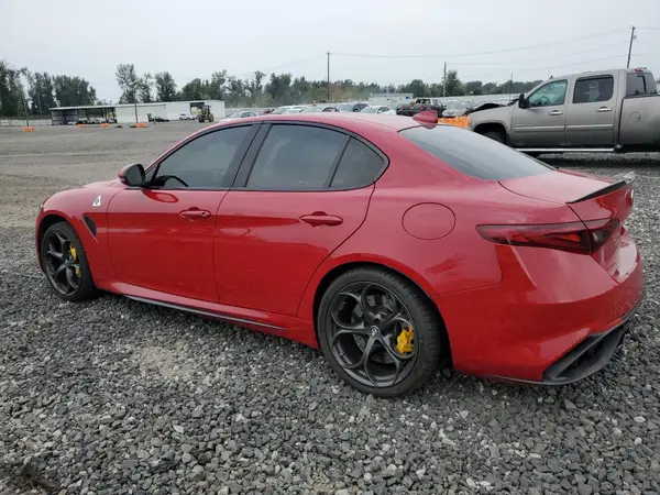 ZARFAEAV2J7570644 2018 ALFA ROMEO GIULIA - Image 2