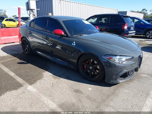 ZARFAEAV2J7583703 2018 ALFA ROMEO GIULIA
