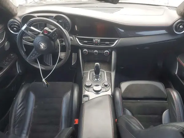 ZARFAEAV2J7586536 2018 ALFA ROMEO GIULIA - Image 8