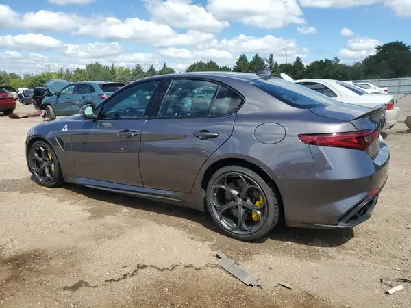 ZARFAEAV3H7518224 2017 ALFA ROMEO GIULIA - Image 2