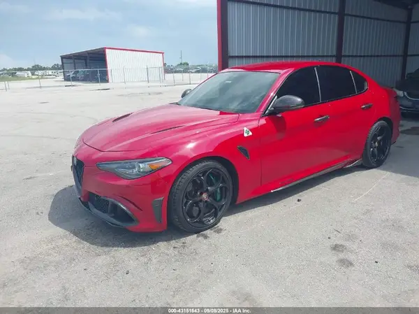 ZARFAEAV3H7552809 2017 ALFA ROMEO GIULIA - Image 2