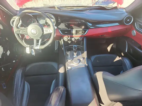 ZARFAEAV3J7570166 2018 ALFA ROMEO GIULIA - Image 8