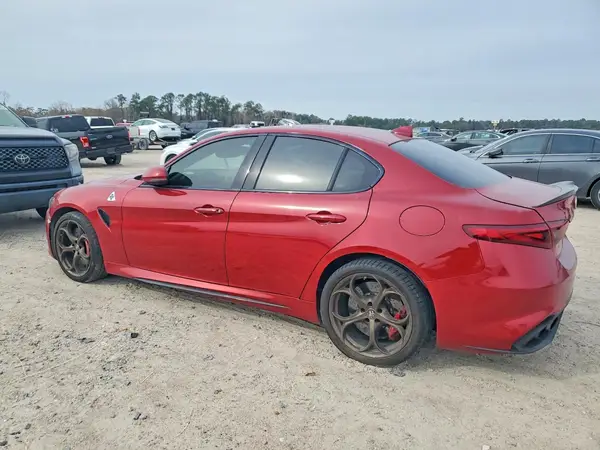 ZARFAEAV4H7560207 2017 ALFA ROMEO GIULIA - Image 2