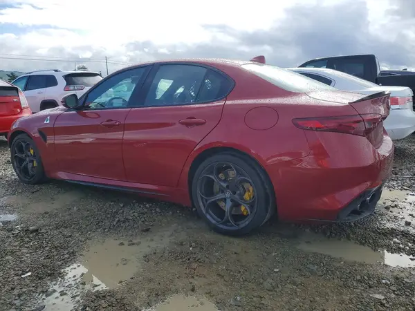 ZARFAEAV5H7558045 2017 ALFA ROMEO GIULIA - Image 2
