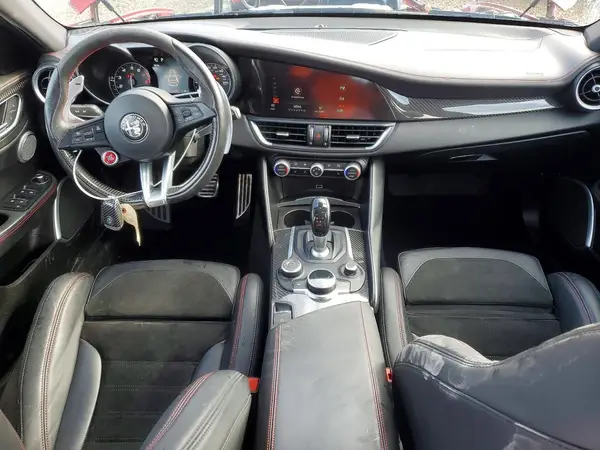 ZARFAEAV5H7558045 2017 ALFA ROMEO GIULIA - Image 8