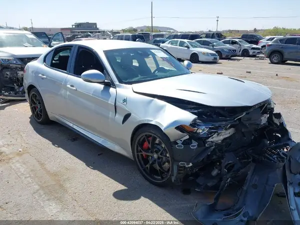 ZARFAEAV5J7576843 2018 ALFA ROMEO GIULIA