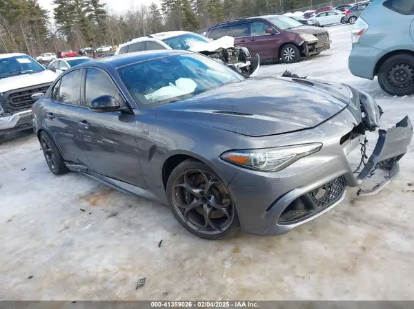 ZARFAEAV5J7583551 2018 ALFA ROMEO GIULIA - Image 1